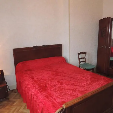 Gite Miremont, 4 Pieces, 6 Personnes - Fr-1-630-95